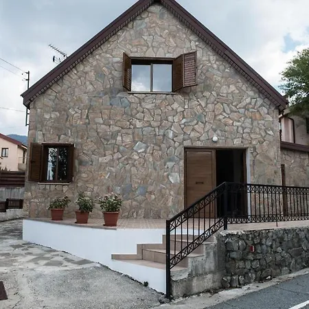 Semesterbostad Cherry Kato Platres